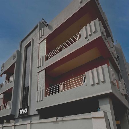 Hotel O Casa Midland Bhubaneswar Buitenkant foto